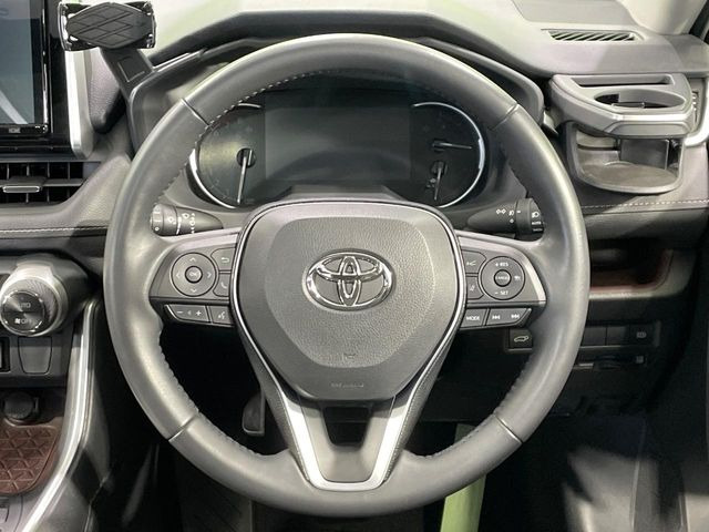 �y�����v�����X�e�A�����O�z�㎿�Ȋv���g�p���邱�ƂŁA��ɂ����������݂ƂĂ��^�]���₷���n���h���ł���