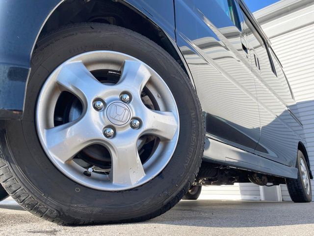 �y����14�C���`�A���~�z�C�[���z�O�ςɃ}�b�`���������A���~�z�C�[���𑕒����Ă���܂��B�e��ЊO�A���~�z�C�[����A�X�^�b�h���X�^�C�����戵�����Ă���܂��B���񂲑��k����������