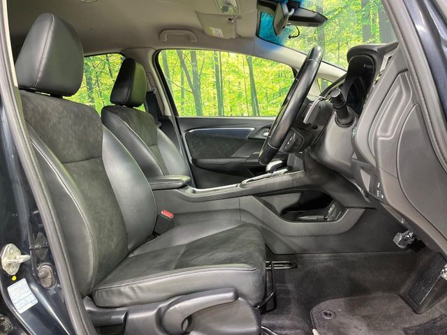 �y�n�[�t���U�[�V�[�g�z�������ƍ���S�n�𗼗������l�C�̃V�[�g���w�ʁE���ʂ̃t�@�u���b�N�f�ނ́A�ʋC���̗ǂ��⊊��ɂ����ɗD��Ă��܂��B�C���╞���ɍ��E���ꂸ���K�ɂ���肢�������܂��B