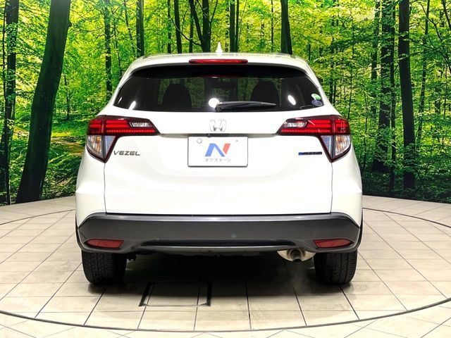 ☆全国のネクステージからお取り寄せが可能※!遠方の店舗に展示してあるクルマが気になる場合も、最寄りの店舗でご覧いただくことが可能です!是非私たちに要望をお聞かせください!※別途費用