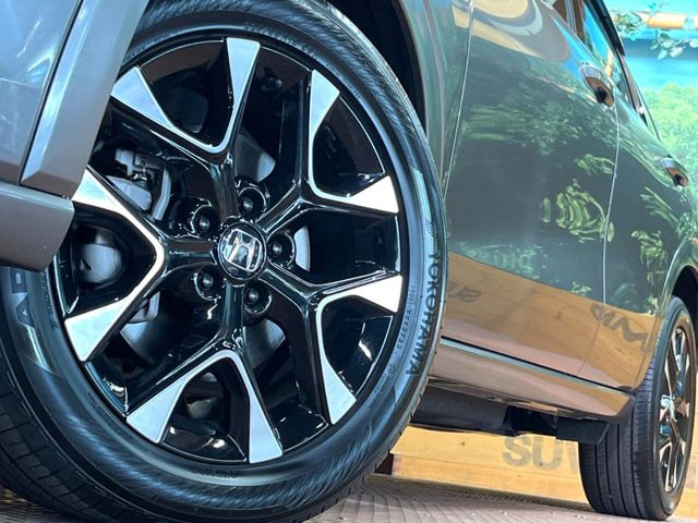 �y����18�C���`�A���~�z�C�[���z�O�ςɃ}�b�`���������A���~�z�C�[���𑕒����Ă���܂��B�e��ЊO�A���~�z�C�[����A�X�^�b�h���X�^�C�����戵�����Ă���܂��B���񂲑��k����������