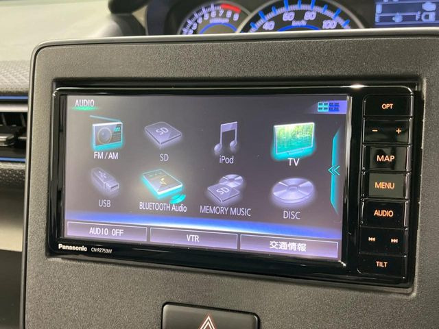 �y�����i�r�z�l�C�̏����i�r�𑕔����Ă���܂��B�i�r�̎g���₷���͂������A�I�[�f�B�I�@�\���[��!�L�����v�◷�s�͂������A�ʋ΂┃�����ȂǕ��i�̃h���C�u���y�����Ȃ�͂���