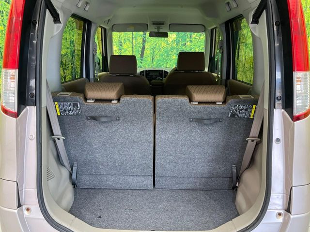 ���i�̂���������ʋ΁A���}���ɏ\���ȉ׎��X�y�[�X���m�ۂ��Ă���܂��B