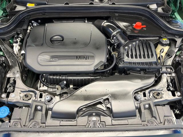 �����X�ł́A�e���[�J�[�̐�p�f�f�e�X�^�[�𓱓��B���Ǝ��i�����e�N�j�J���X�^�b�t���풓���Ă���܂��̂ŁA������̍ۂɂ����S���Ă����p���������܂��B