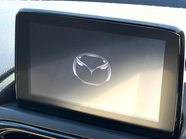 �y�}�c�_�R�l�N�g�i�r�z�ԓ��̕��͋C�Ƀ}�b�`������̌^�̃f�B�X�v���C�B�X�}�z�ڑ��ł̃i�r�g�p��Bluetooth�Đ����A�l�X�ȋ@�\���y���߂܂��B