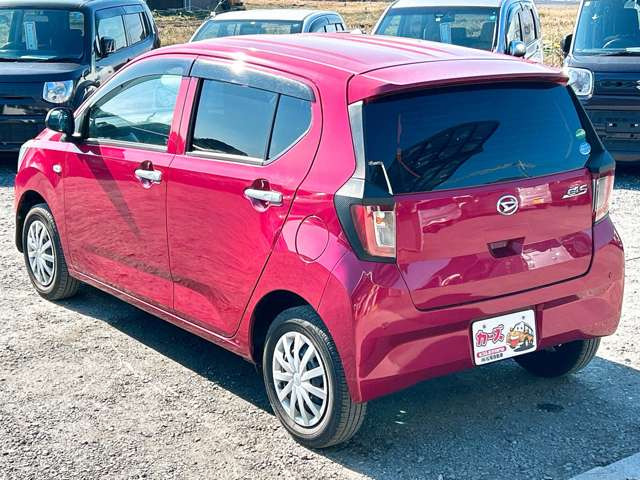 ���X�ł͌y�����Ԃ��畁�ʎԂ܂ŕ��L���I�[�����[�J�[�̎Ԏ�E�F�E�O���[�h��L�x�ɑ����Ă���܂��B