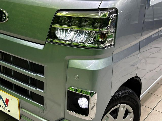 �yLED�w�b�h���C�g�z���V����ԑ��s�����ǍD�Ȏ��E���m�ۂ����S���ĉ^�]�ł��鍂�P�xLED�w�b�h���C�g�𑕔�!�_�����x�������A����d�͂��}�����Ă��܂��B