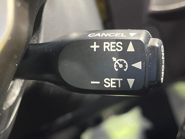 �y�N���[�Y�R���g���[���z�������H�����N���N���s�B�A�N�Z���𗣂��Ă���葬�x�ő��s���ł��A�������^�]���̕��S���y��!�����E�������ȒP�ȃX�C�b�`����Œ����ł��܂��B