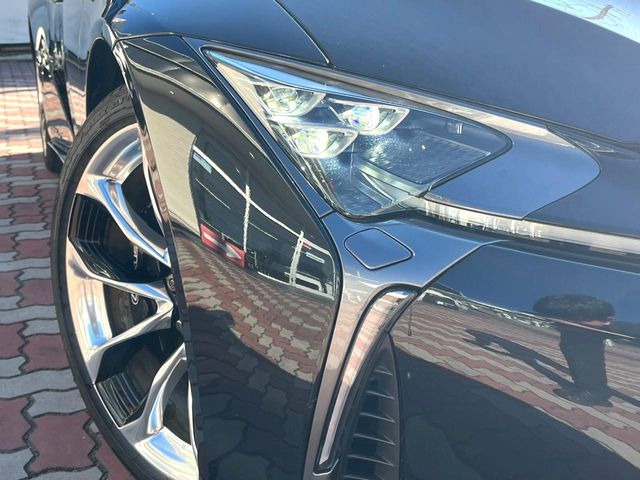 �yLED�w�b�h���C�g�z���V����ԑ��s�����ǍD�Ȏ��E���m�ۂ����S���ĉ^�]�ł��鍂�P�xLED�w�b�h���C�g�𑕔�!�_�����x�������A����d�͂��}�����Ă��܂��B