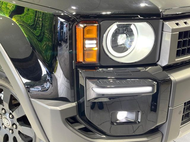 �yLED�w�b�h���C�g�z���V����ԑ��s�����ǍD�Ȏ��E���m�ۂ����S���ĉ^�]�ł��鍂�P�xLED�w�b�h���C�g�𑕔�!�_�����x�������A����d�͂��}�����Ă��܂��B