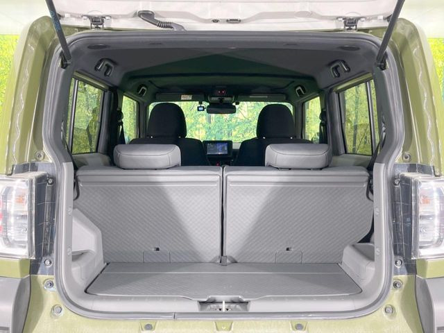 ���i�̂���������ʋ΁A���}���ɏ\���ȉ׎��X�y�[�X���m�ۂ��Ă���܂��B�Z�J���h�V�[�g��|���ƁA�傫�ȉו��̐ύڂ��\�ł���