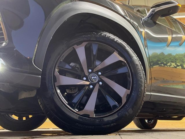 �y����18�C���`�A���~�z�C�[���z�O�ςɃ}�b�`���������A���~�z�C�[���𑕒����Ă���܂��B�e��ЊO�A���~�z�C�[����A�X�^�b�h���X�^�C�����戵�����Ă���܂��B���񂲑��k����������