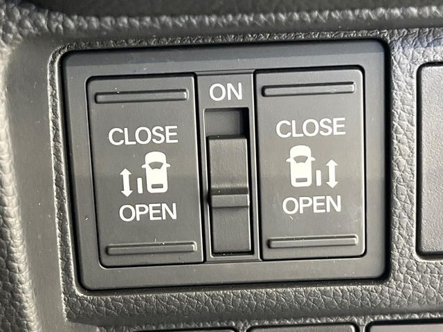 �y�����p���[�X���C�h�h�A�z�X�}�[�g�L�[��^�]�Ȃ̃X�C�b�`�Ō�ȗ����X���C�h�h�A�̊J���\���d��������͂����ăh�A���J����K�v�������A�����Ȃ��q�l�ł��ȒP�ɊJ���߂ł����K�ł���