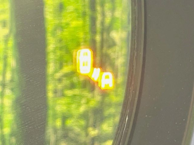 �y�u���C���h�X�|�b�g���j�^�[�z���s���A�h�A�~���[�̎��p�ɂȂ�₷���ӏ��Ɍ㑱�Ԃ��ڋ߂���ƃT�C�h�~���[�t�߂Ɍx����\���A�h���C�o�[�ɒ��ӊ��N�����Ă���܂��B