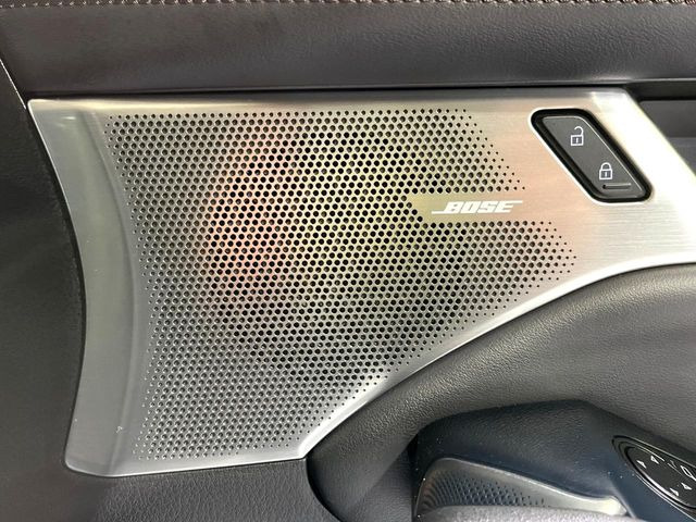 �yBOSE�T�E���h�V�X�e���z���[�J�[�I�v�V�����̍��i�ʃT�E���h�V�X�e���𓋍ځB��p�̃`���[�j���O���{���ꂽ�召�l�X�ȃX�s�[�J�[����ǎ��ȃT�E���h���t�ł��A�Տꊴ���ӂ�鉹����Ԃ����o���܂��B