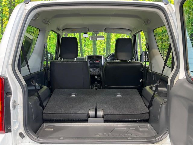 ���i�̂���������ʋ΁A���}���ɏ\���ȉ׎��X�y�[�X���m�ۂ��Ă���܂��B�Z�J���h�V�[�g��|���ƁA�傫�ȉו��̐ύڂ��\�ł���