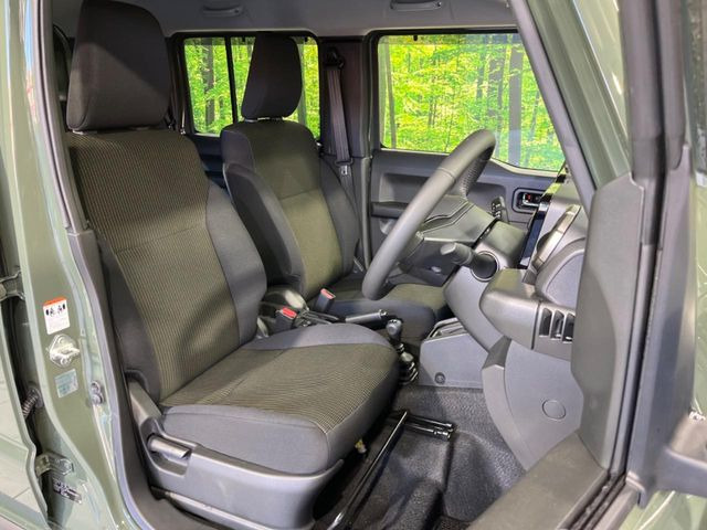 もちろん車内はキレイです♪よりクリーンな状態をキープしたいお客様には『ナノゾーンコート』がおすすめ!新型コロナウイルス対策や、除菌・消臭に効果を発揮し多くの方にご好評いただいております。