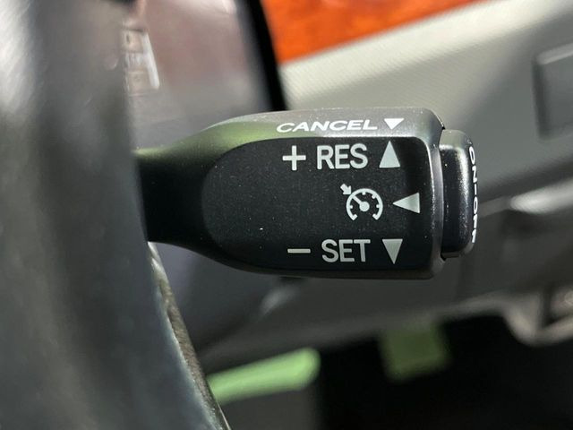 �y�N���[�Y�R���g���[���z�������H�����N���N���s�B�A�N�Z���𗣂��Ă���葬�x�ő��s���ł��A�������^�]���̕��S���y��!�����E�������ȒP�ȃX�C�b�`����Œ����ł��܂��B