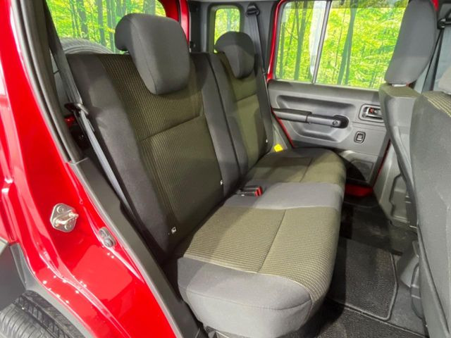 ���i���ȃI���W�i���t���A�}�b�g���I�v�V�����ɂĂ��p�ӂ��Ă���܂��B���D���ȃf�U�C����J���[�����Ԃɍ��킹�đI��ł����������Ƃ��ł��܂���