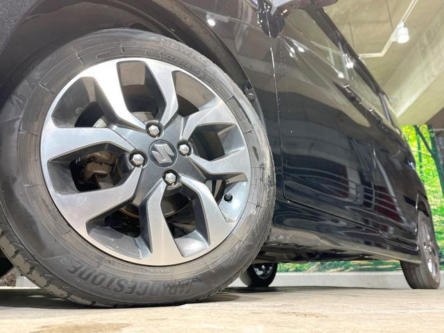 �y����15�C���`�A���~�z�C�[���z�O�ςɃ}�b�`���������A���~�z�C�[���𑕒����Ă���܂��B�e��ЊO�A���~�z�C�[����A�X�^�b�h���X�^�C�����戵�����Ă���܂��B���񂲑��k����������