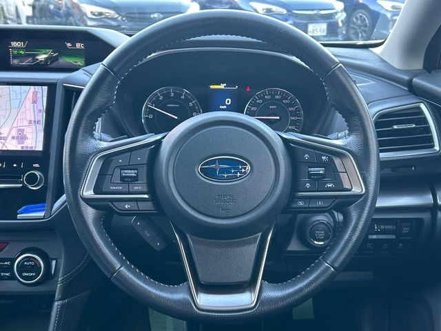 �y�����v�����X�e�A�����O�z�㎿�Ȋv���g�p���邱�ƂŁA��ɂ����������݂ƂĂ��^�]���₷���n���h���ł���