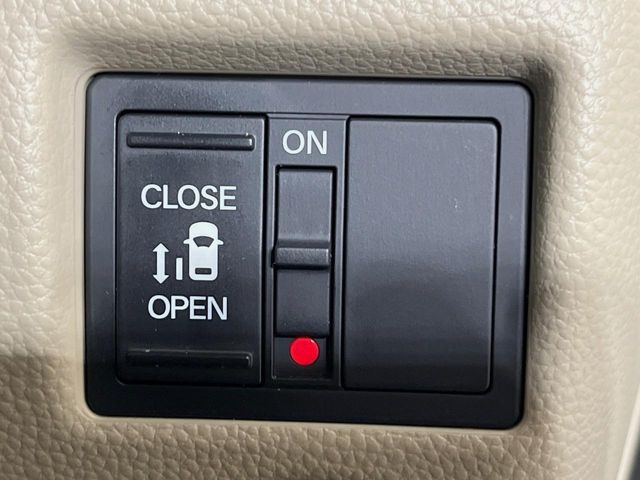 �y�p���[�X���C�h�h�A�z�X�}�[�g�L�[��^�]�Ȃ̃X�C�b�`�ŃX���C�h�h�A�̊J���\���d��������͂����ăh�A���J����K�v�������A���������q�l�ł��A�d���ו��������Ă��鎞�����N�ɊJ���߂ł��܂���