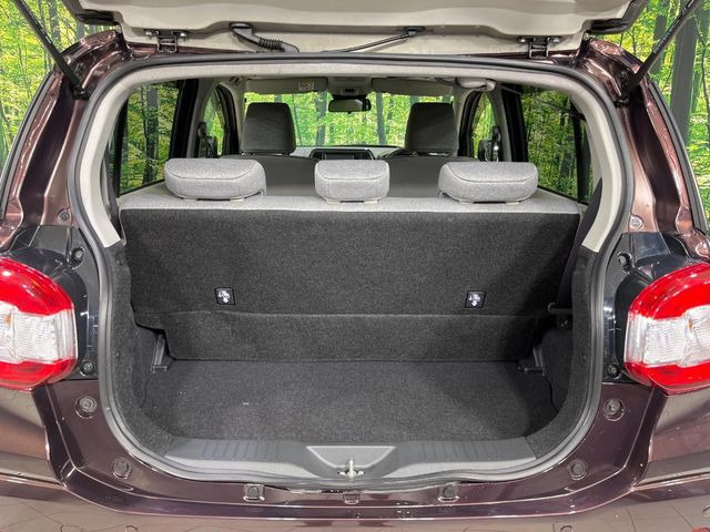 ���i�̂���������ʋ΁A���}���ɏ\���ȉ׎��X�y�[�X���m�ۂ��Ă���܂��B�Z�J���h�V�[�g��|���ƁA�傫�ȉו��̐ύڂ��\�ł���