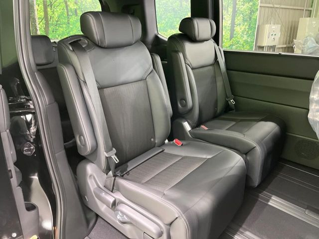 ���i���ȃI���W�i���t���A�}�b�g���I�v�V�����ɂĂ��p�ӂ��Ă���܂��B���D���ȃf�U�C����J���[�����Ԃɍ��킹�đI��ł����������Ƃ��ł��܂���