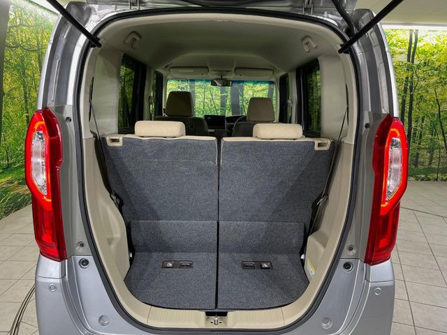 ���i�̂���������ʋ΁A���}���ɏ\���ȉ׎��X�y�[�X���m�ۂ��Ă���܂��B�Z�J���h�V�[�g��|���ƁA�傫�ȉו��̐ύڂ��\�ł���