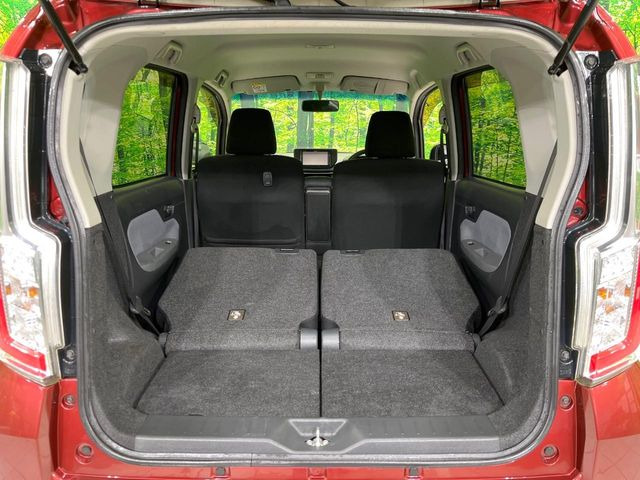 ���i�̂���������ʋ΁A���}���ɏ\���ȉ׎��X�y�[�X���m�ۂ��Ă���܂��B�Z�J���h�V�[�g��|���ƁA�傫�ȉו��̐ύڂ��\�ł���