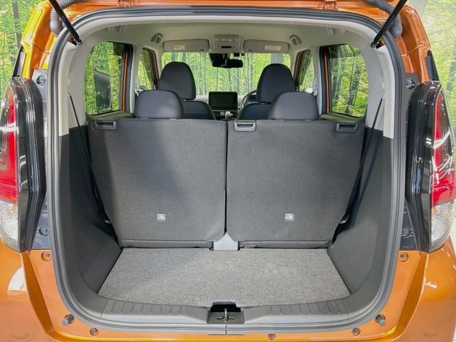 ���i�̂���������ʋ΁A���}���ɏ\���ȉ׎��X�y�[�X���m�ۂ��Ă���܂��B�Z�J���h�V�[�g��|���ƁA�傫�ȉו��̐ύڂ��\�ł���