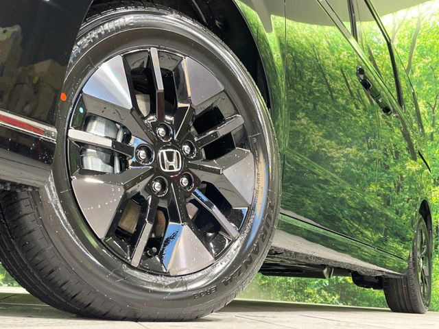 �y����16�C���`�A���~�z�C�[���z�O�ςɃ}�b�`���������A���~�z�C�[���𑕒����Ă���܂��B�e��ЊO�A���~�z�C�[����A�X�^�b�h���X�^�C�����戵�����Ă���܂��B���񂲑��k����������