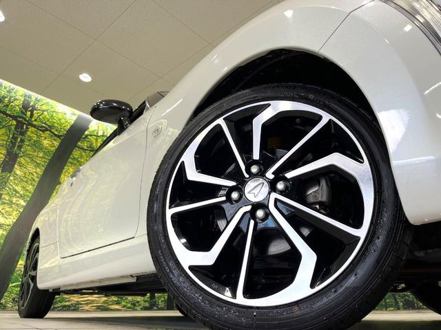 �y����16�C���`�A���~�z�C�[���z�O�ςɃ}�b�`���������A���~�z�C�[���𑕒����Ă���܂��B�e��ЊO�A���~�z�C�[����A�X�^�b�h���X�^�C�����戵�����Ă���܂��B���񂲑��k����������