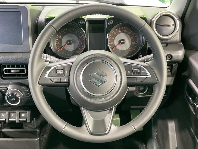 �y�����v�����X�e�A�����O�z�㎿�Ȋv���g�p���邱�ƂŁA��ɂ����������݂ƂĂ��^�]���₷���n���h���ł���