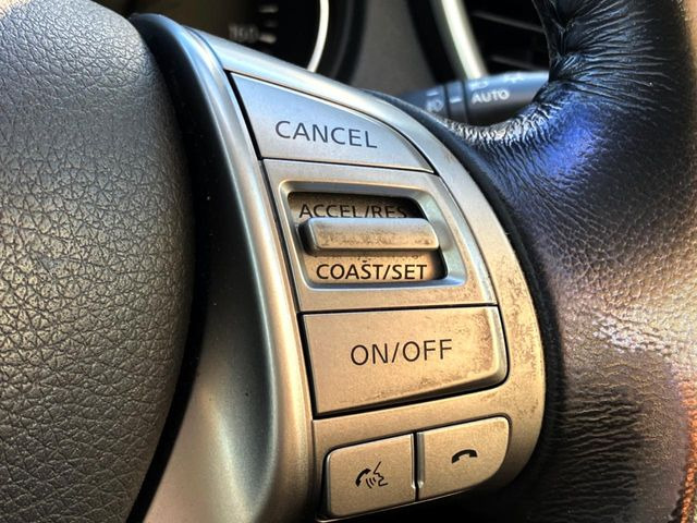 �y�N���[�Y�R���g���[���z�������H�����N���N���s�B�A�N�Z���𗣂��Ă���葬�x�ő��s���ł��A�������^�]���̕��S���y��!�����E�������ȒP�ȃX�C�b�`����Œ����ł��܂��B