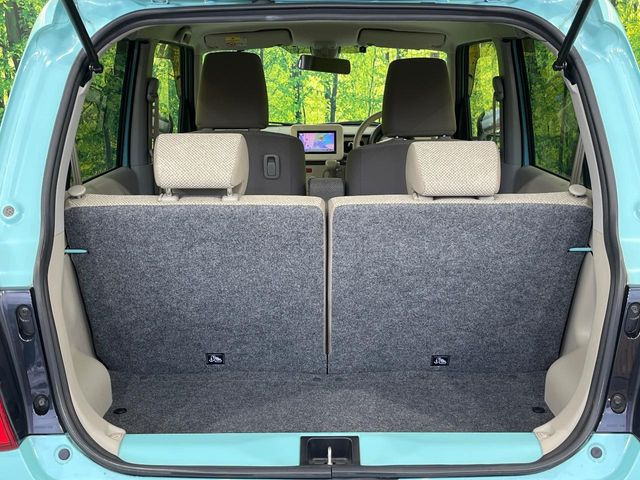 ���i�̂���������ʋ΁A���}���ɏ\���ȉ׎��X�y�[�X���m�ۂ��Ă���܂��B�Z�J���h�V�[�g��|���ƁA�傫�ȉו��̐ύڂ��\�ł���