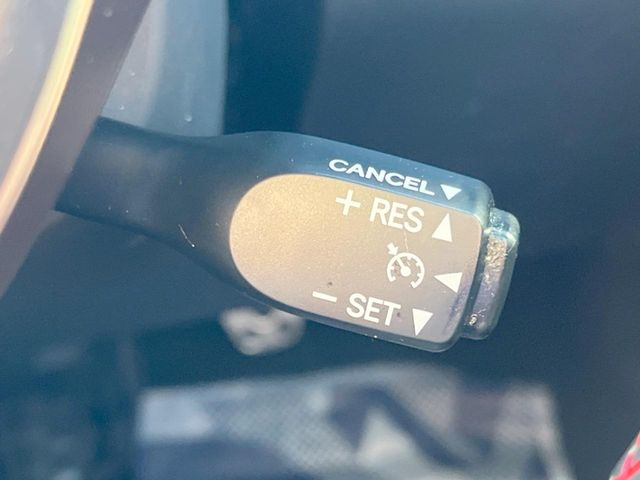 �y�N���[�Y�R���g���[���z�������H�����N���N���s�B�A�N�Z���𗣂��Ă���葬�x�ő��s���ł��A�������^�]���̕��S���y��!�����E�������ȒP�ȃX�C�b�`����Œ����ł��܂��B