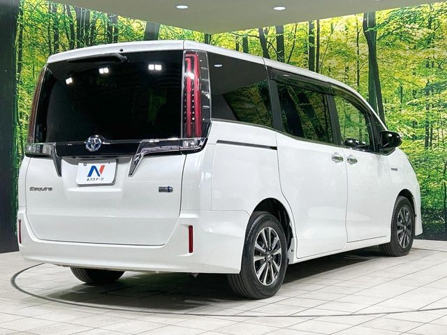 ☆全国のネクステージからお取り寄せが可能※!遠方の店舗に展示してあるクルマが気になる場合も、最寄りの店舗でご覧いただくことが可能です!是非私たちに要望をお聞かせください!※別途費用