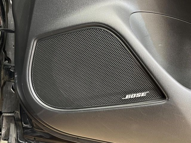 �yBOSE�T�E���h�V�X�e���z���[�J�[�I�v�V�����̍��i�ʃT�E���h�V�X�e���𓋍ځB��p�̃`���[�j���O���{���ꂽ�召�l�X�ȃX�s�[�J�[����ǎ��ȃT�E���h���t�ł��A�Տꊴ���ӂ�鉹����Ԃ����o���܂��B