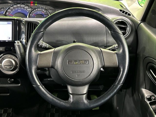 �y�����v�����X�e�A�����O�z�㎿�Ȋv���g�p���邱�ƂŁA��ɂ����������݂ƂĂ��^�]���₷���n���h���ł���