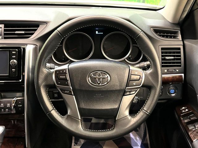 �y�����v�����X�e�A�����O�z�㎿�Ȋv���g�p���邱�ƂŁA��ɂ����������݂ƂĂ��^�]���₷���n���h���ł���