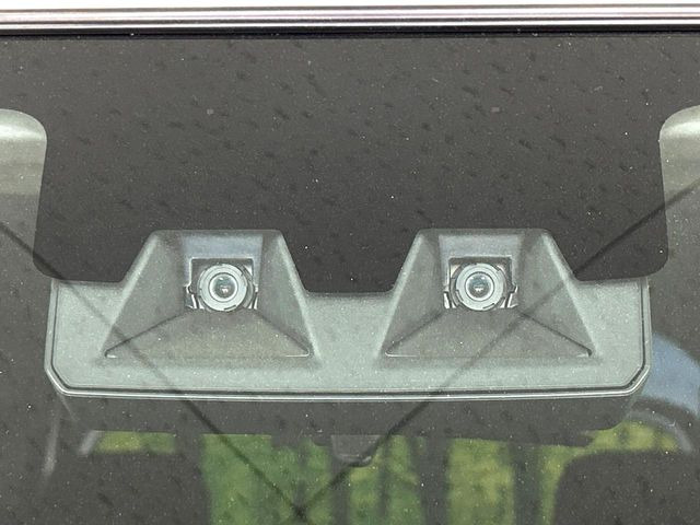 �y�X�}�[�g�A�V�X�g�z���s���ɑO���̎ԗ�����F�����A�Փ˂������Ȏ��͌x��ƃu���[�L�ŏՓˉ���Ɣ�Q�y�����A�V�X�g�B�����S�Ƀh���C�u�����y���݂��������܂��B