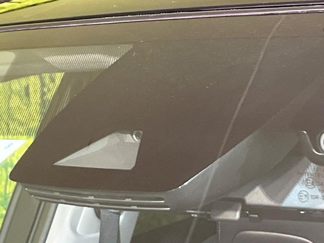 �y�g���^�Z�[�t�e�B�Z���X�z���s���ɑO���̎ԗ�����F�����A�Փ˂������Ȏ��͌x��ƃu���[�L�ŏՓˉ���Ɣ�Q�y�����A�V�X�g�B�����S�Ƀh���C�u�����y���݂��������܂��B