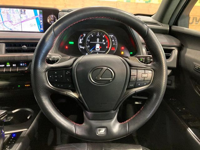 �y�����v�����X�e�A�����O�z�㎿�Ȋv���g�p���邱�ƂŁA��ɂ����������݂ƂĂ��^�]���₷���n���h���ł���