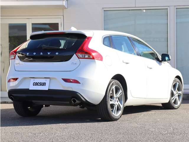 �G���W���I�C���̓t�����X��MOTUL(���`���[��)���g�p���Ă��܂��B�V���{���{�e���f���ɓK������قȂ�S�x�̃I�C�������p�ӂ��Ă��܂��B