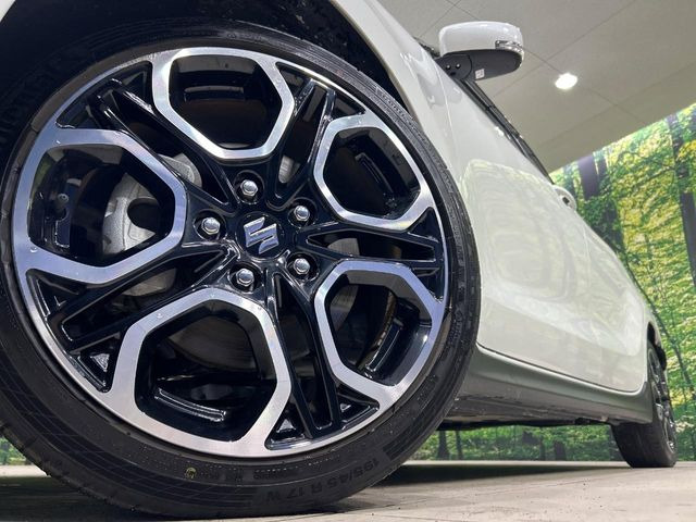 �y����17�C���`�A���~�z�C�[���z�O�ςɃ}�b�`���������A���~�z�C�[���𑕒����Ă���܂��B�e��ЊO�A���~�z�C�[����A�X�^�b�h���X�^�C�����戵�����Ă���܂��B���񂲑��k����������