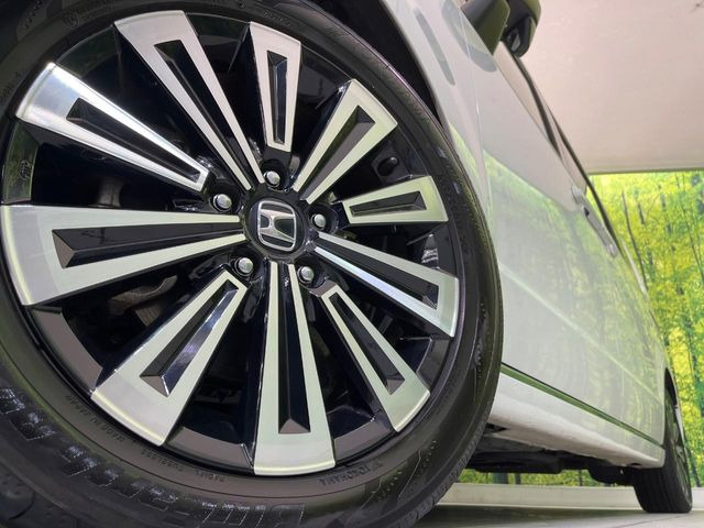 �y����17�C���`�A���~�z�C�[���z�O�ςɃ}�b�`���������A���~�z�C�[���𑕒����Ă���܂��B�e��ЊO�A���~�z�C�[����A�X�^�b�h���X�^�C�����戵�����Ă���܂��B���񂲑��k����������