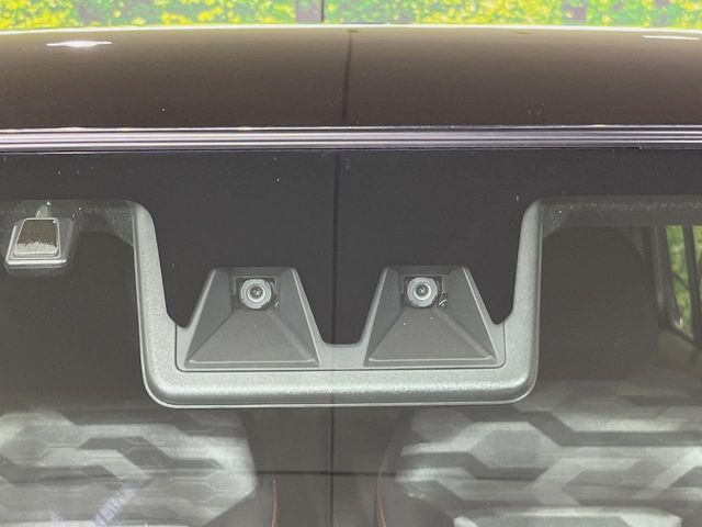 �y�X�}�[�g�A�V�X�g�z���s���ɑO���̎ԗ�����F�����A�Փ˂������Ȏ��͌x��ƃu���[�L�ŏՓˉ���Ɣ�Q�y�����A�V�X�g�B�����S�Ƀh���C�u�����y���݂��������܂��B