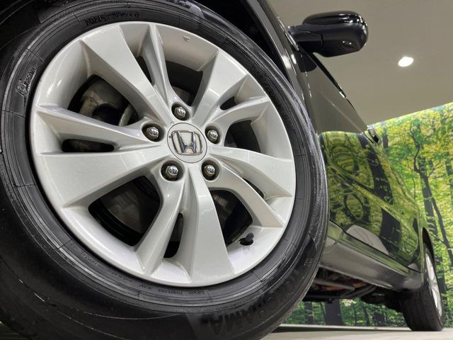 �y����16�C���`�A���~�z�C�[���z�O�ςɃ}�b�`���������A���~�z�C�[���𑕒����Ă���܂��B�e��ЊO�A���~�z�C�[����A�X�^�b�h���X�^�C�����戵�����Ă���܂��B���񂲑��k����������