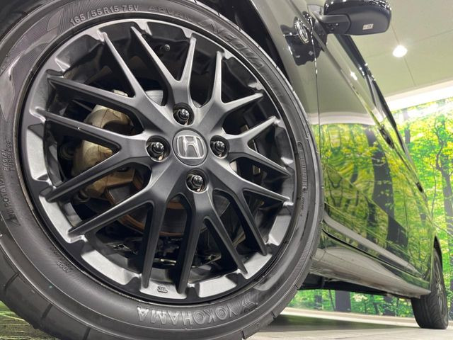 �y����15�C���`�A���~�z�C�[���z�O�ςɃ}�b�`���������A���~�z�C�[���𑕒����Ă���܂��B�e��ЊO�A���~�z�C�[����A�X�^�b�h���X�^�C�����戵�����Ă���܂��B���񂲑��k����������